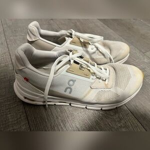 On Running Women's Cloudrift Shoes Size 9 $149